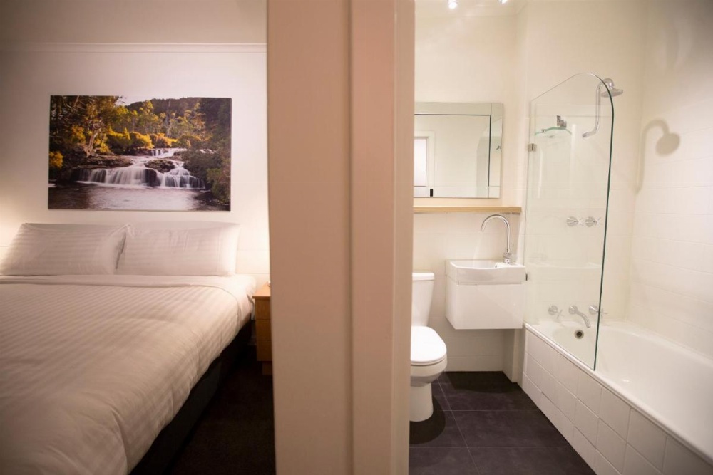 Room image 3